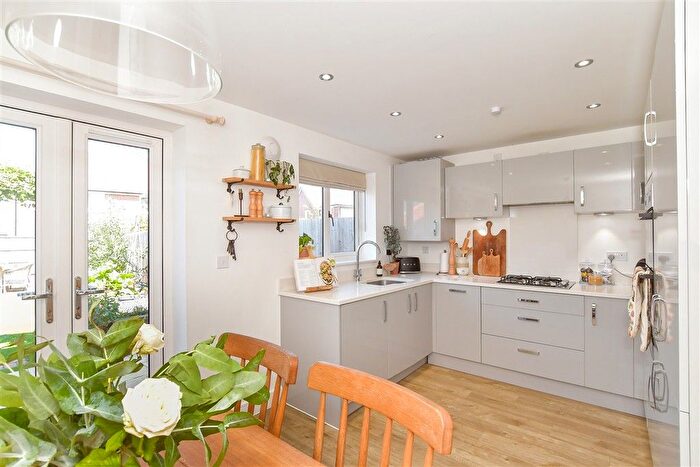 3 Bedroom Semi-detached House For Sale In Hobby Close, Chichester, West Sussex, PO20