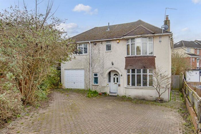 4 Bedroom Detached House For Sale In Hillview Road, High Wycombe (walk Of Station), HP13