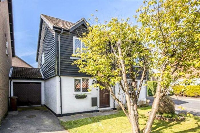 2 Bedroom Property To Rent In Castle Rise, Ridgewood, Uckfield, TN22