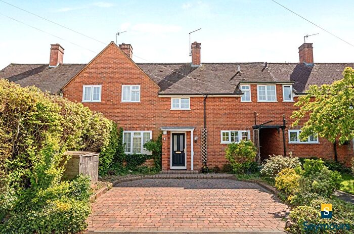 4 Bedroom Terraced House For Sale In Shalford, Surrey, GU4