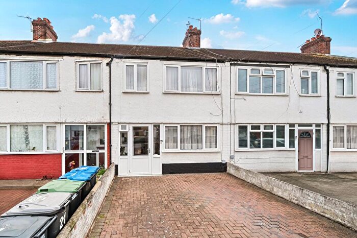3 Bedroom Terraced House For Sale In Therapia Lane, Croydon, CR0