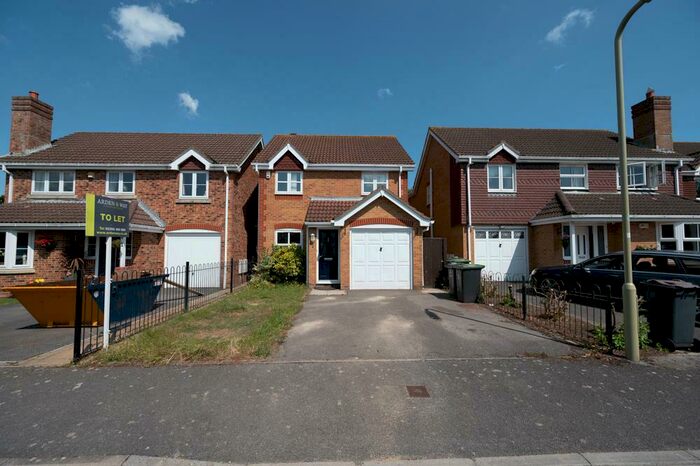 3 Bedroom Detached House For Sale In Aubrey Close, Hayling Island, PO11