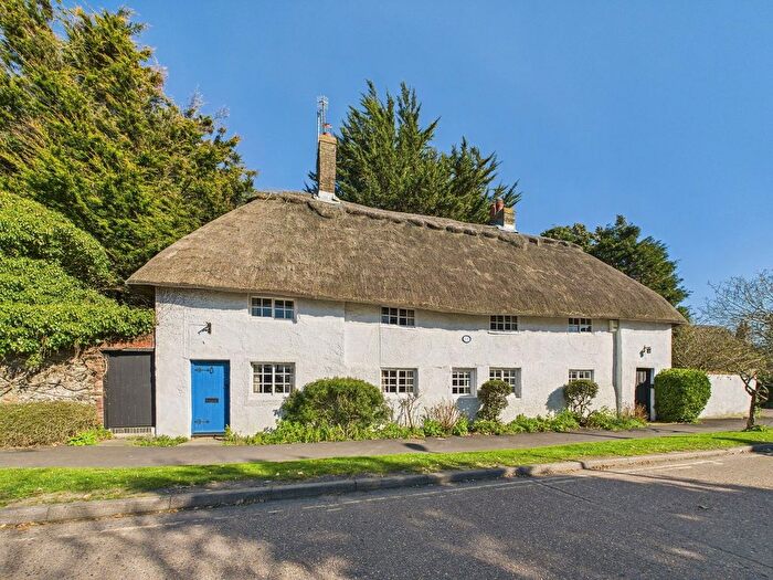 4 Bedroom Cottage For Sale In Connaught Avenue, Shoreham By Sea, BN43