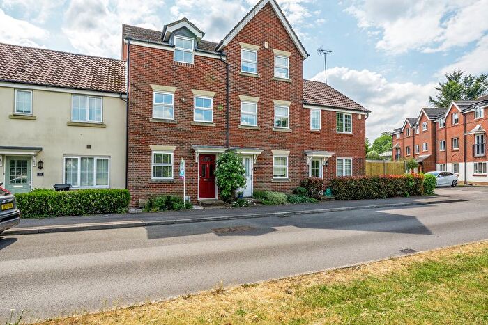 3 Bedroom Terraced House For Sale In Benham Drive, Spencers Wood, RG7