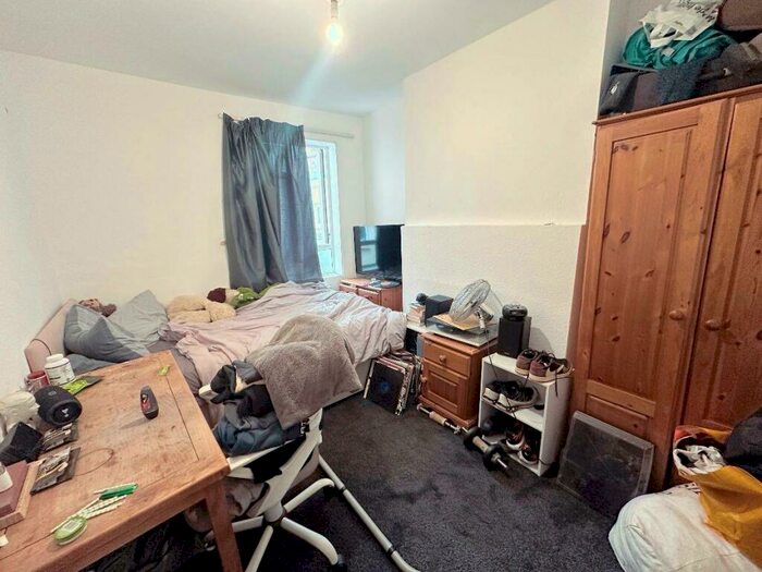 4 Bedroom House To Rent In Percy Street, Cowley, OX4