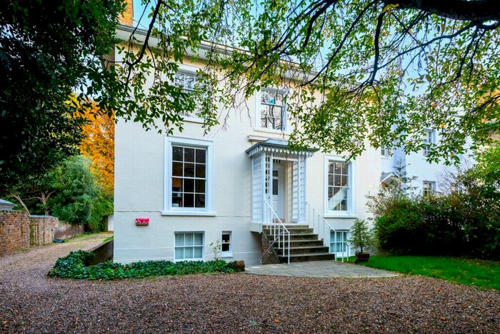 2 Bedroom Flat To Rent In Pond Road, Blackheath, SE3