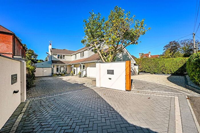 4 Bedroom Detached House For Sale In Bowes Hill, Rowland's Castle, PO9