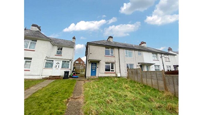 3 Bedroom End Of Terrace House For Sale In Atherton Crescent, Hungerford, Berkshire, RG17