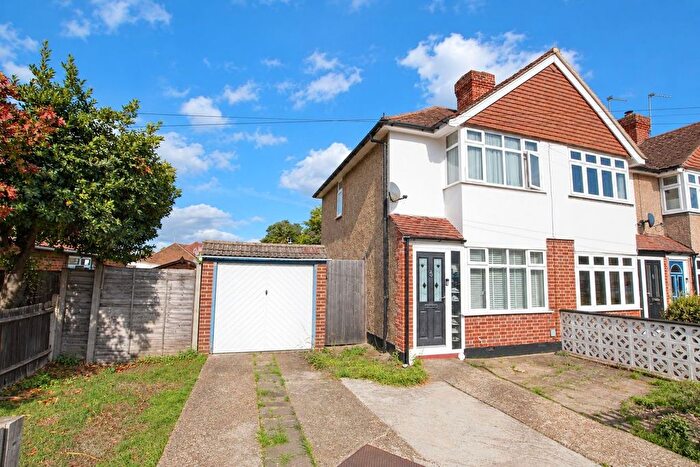 2 Bedroom End Terrace House For Sale In Ashford Avenue, Ashford, TW15