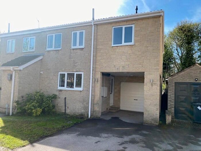 3 Bedroom Semi-Detached House To Rent In Wentworth Place, Thorpe Hesley, S61