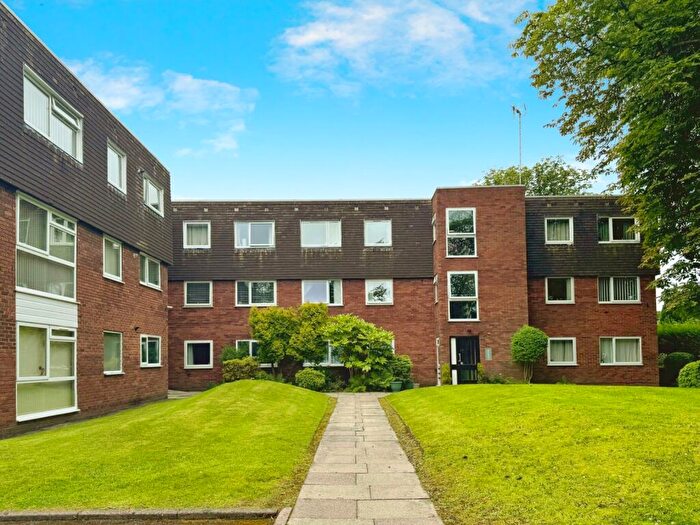 2 Bedroom Flat To Rent In Bramhall Lane, Woodsmoor, Stockport, SK3