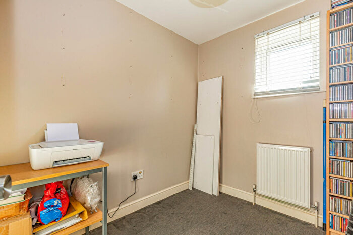 2 Bedroom Semi-Detached House For Sale In Havelock Road, Oxford, OX4