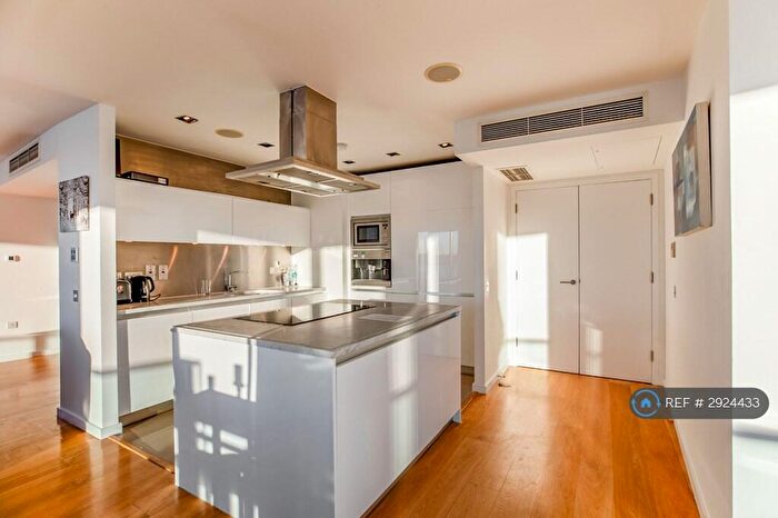3 Bedroom Flat To Rent In New Providence Wharf, London, E14
