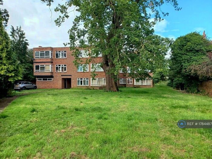 2 Bedroom Flat To Rent In Guys Cliffe Road, Leamington Spa, CV32