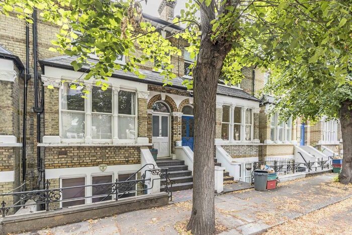 2 Bedroom Flat To Rent In Linden Gardens, London, W4