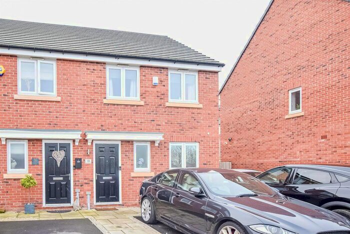 3 Bedroom Semi-Detached House To Rent In Aintree Court, Castleford WF10