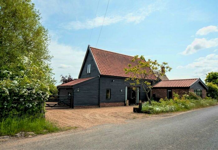 3 Bedroom Barn Conversion For Sale In Pulham St Mary, IP21