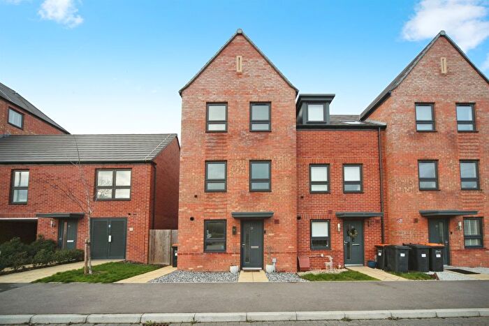 3 Bedroom Property For Sale In Betony Meadow, Houghton Regis, Dunstable, LU5