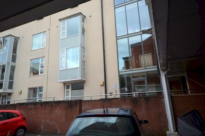 2 Bedroom Flat To Rent In Kingston Court, Hull, HU2