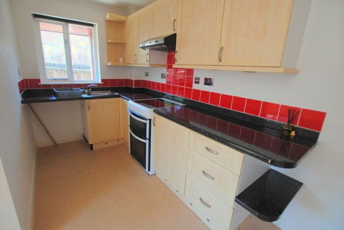 2 Bedroom Terraced House To Rent In Aspen Close, Rushden, NN10