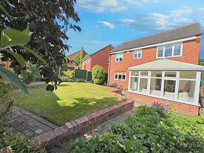 4 Bedroom Detached House For Sale In Foxfield Close, Lutterworth, LE17