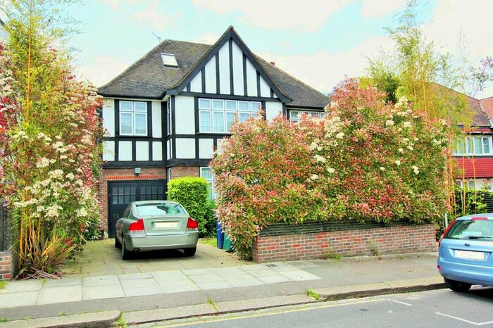 6 Bedroom Property To Rent In Sherwood Road, Hendon, NW4