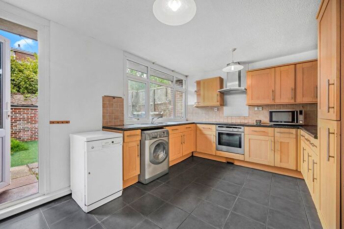 4 Bedroom Property To Rent In Lenthorp Road, Canary Wharf, SE10