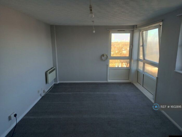 1 Bedroom Flat To Rent In Severn Way, Bedford, MK41