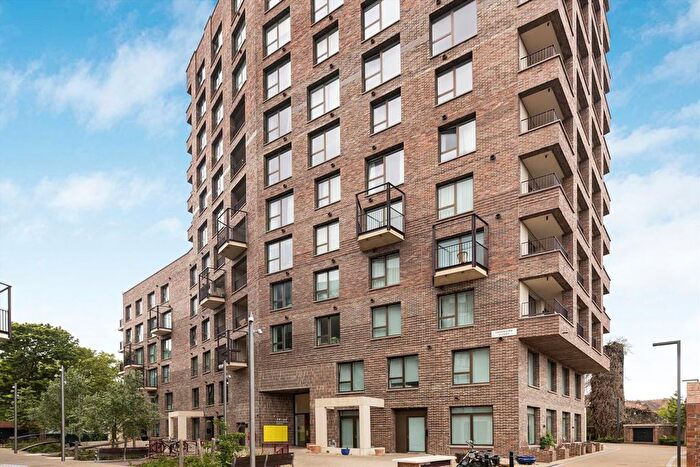 1 Bedroom Flat To Rent In Clapton Common, Clapton, E5