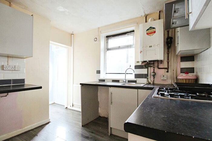 3 Bedroom Flat For Sale In Aberystwyth Street, Cardiff, CF24