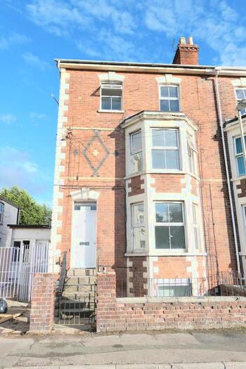 2 Bedroom Flat To Rent In Midland Road, Gloucester, GL1