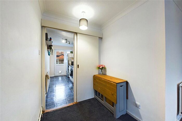 1 Bedroom Maisonette To Rent In Warley Rise, Tilehurst, Reading, Berkshire, RG31