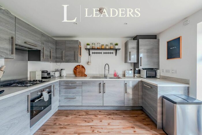 3 Bedroom Semi-Detached House To Rent In Tributary Lane, Faygate, Horsham, RH12