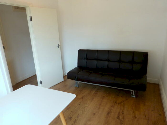 1 Bedroom Property To Rent In Bridge Lane, London, NW11
