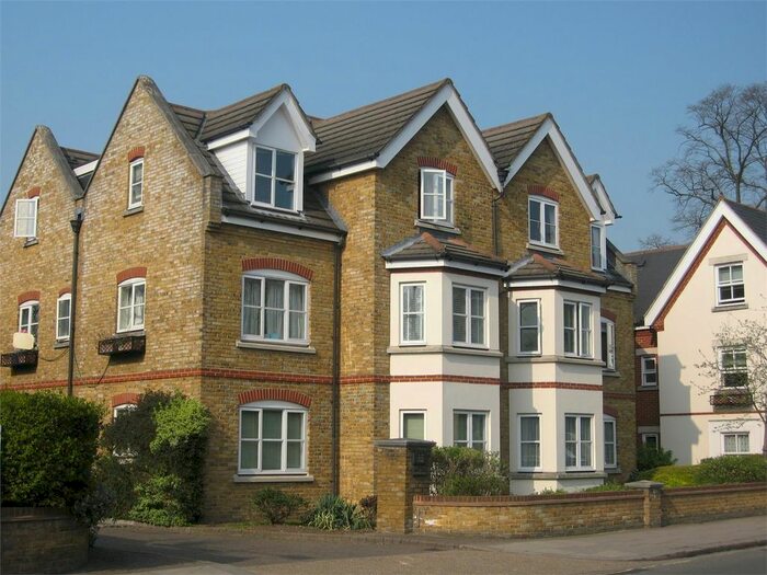 2 Bedroom Flat To Rent In Hampton Road, Twickenham, TW2