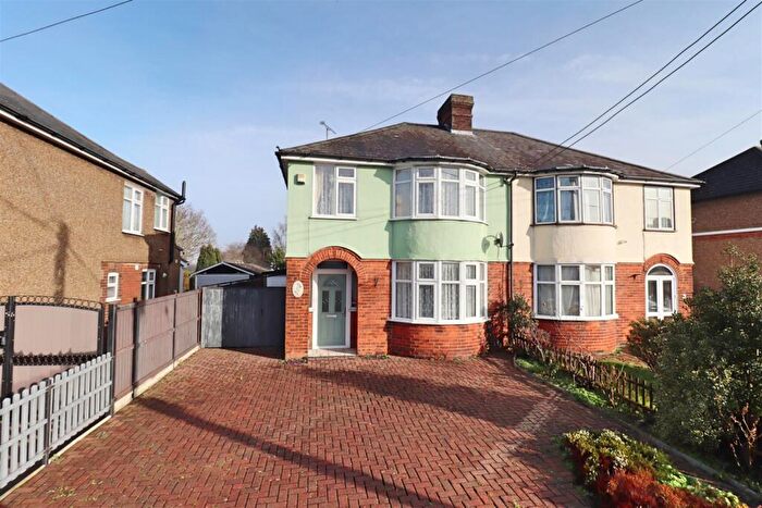 3 Bedroom Semi Detached House For Sale In Panfield Lane, Braintree, CM7