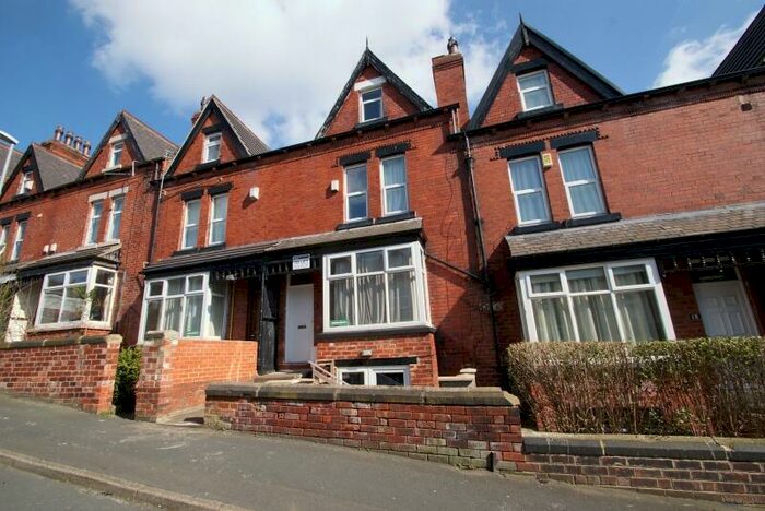 8 Bedroom Terraced House To Rent In Richmond Mount, Headingley, Leeds, LS6