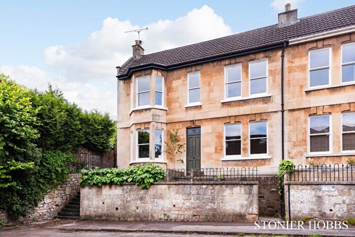 4 Bedroom End Of Terrace House For Sale In Magdalen Avenue, Bath, Somerset, BA2