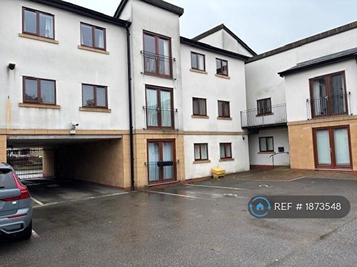 2 Bedroom Flat To Rent In New Street, Mold, CH7