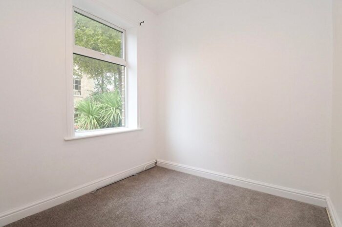 2 Bedroom Detached House To Rent In Bryan Street, Farsley, Pudsey, West Yorkshire, Uk, LS28