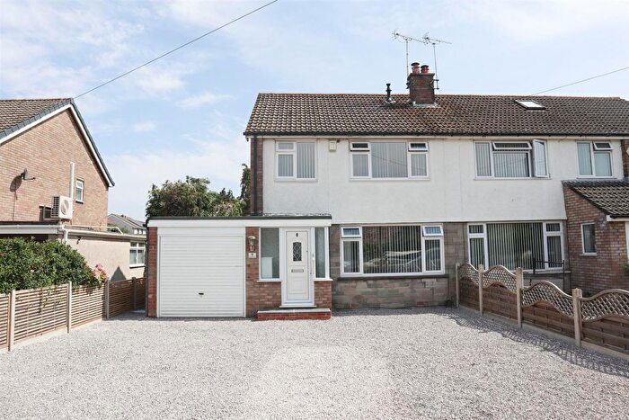 3 Bedroom Property To Rent In Heath Road, Nailsea, Bristol, BS48