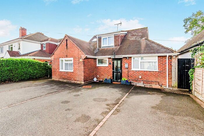 3 Bedroom Detached Bungalow For Sale In The Grove, Lanesfield, Wolverhampton, WV4