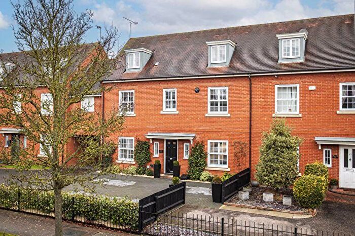 4 Bedroom Semi-Detached House For Sale In Greenwich Way, Waltham Abbey, EN9