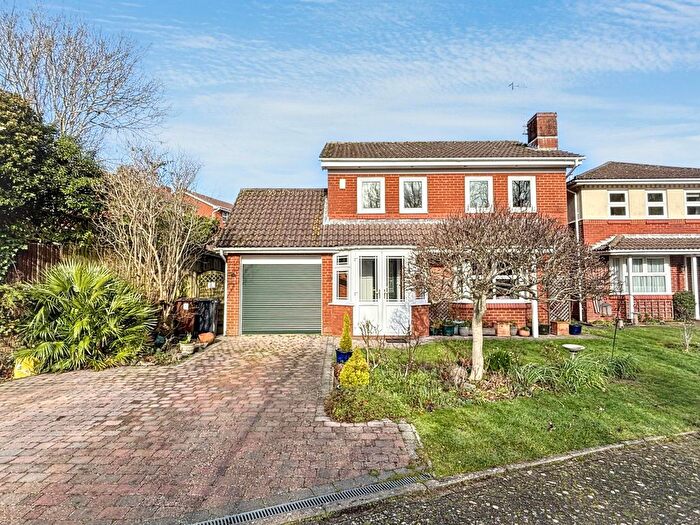 3 Bedroom Detached House For Sale In St Francis Chase, Bexhill-On-Sea, TN39