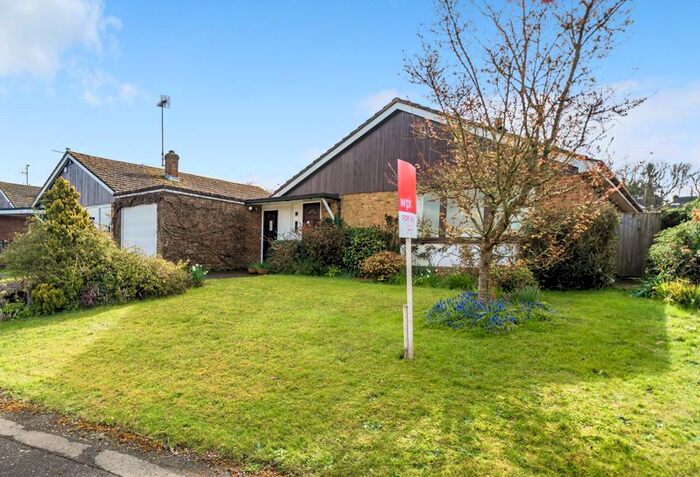 3 Bedroom Detached Bungalow For Sale In Will Hall Close, Alton, Hampshire, GU34