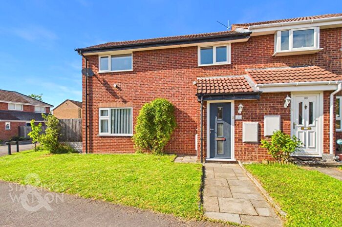 3 Bedroom Semi-Detached House For Sale In Catmere Herne, Mulbarton, Norwich, NR14