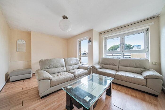 3 Bedroom Flat For Sale In Grove Street, London, SE8