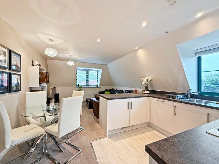 2 Bedroom Flat For Sale In Lorica House, Fleet, GU51