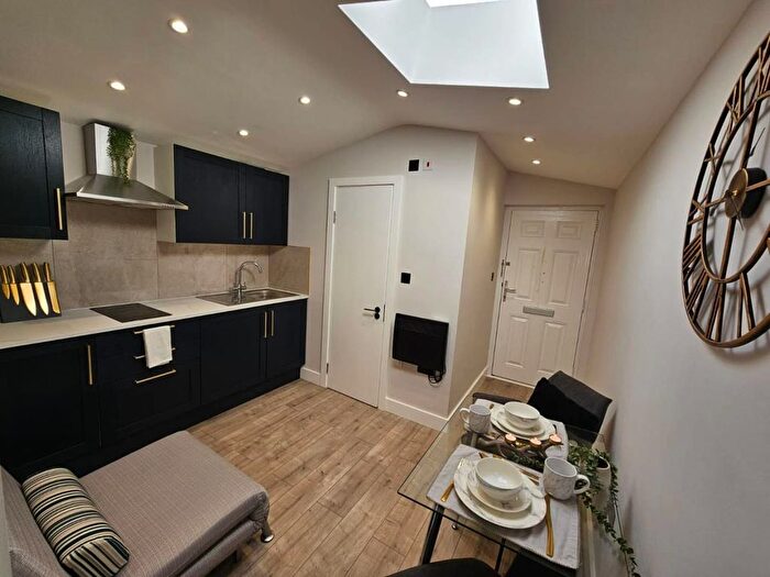 1 Bedroom Flat To Rent In Eastville Avenue, London, NW11