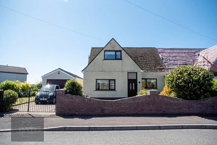 3 Bedroom Semi-Detached House For Sale In Highlands Road, Beaufort, NP23